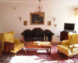 Holiday house Juliane - a wonderful view into the Palatinate Forest - Pirmasens - Wohnzimmer