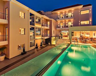 Kallirroe Hotel - Río - Bazén