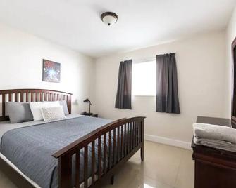 Endless Summer Rentals 3 bedroom 2 Bath - entire apartment - Fort Lauderdale - Bedroom