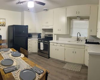 Charming 2-bedroom house in Safford, AZ with AC, Wi-Fi - Safford