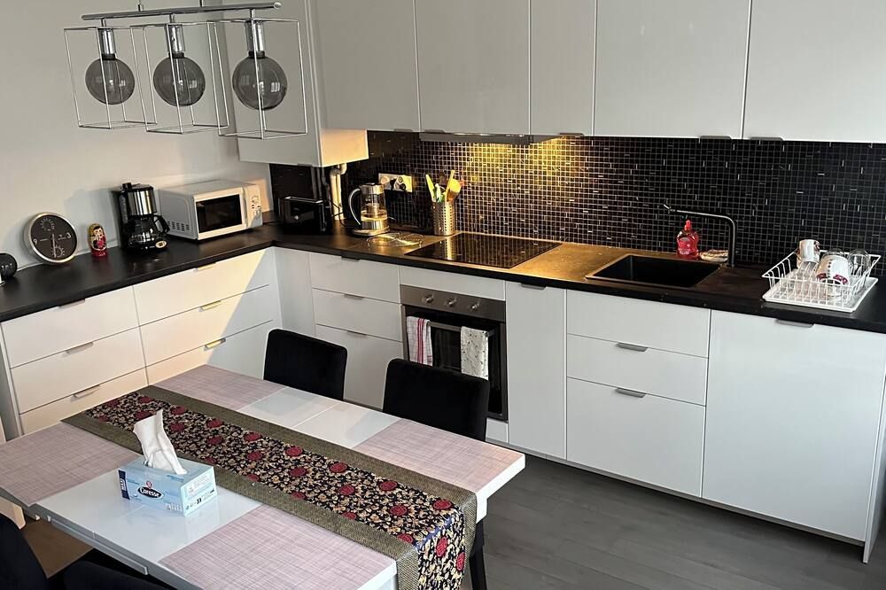 House in a Quiet Area of Town - רן - מטבח