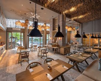 Cross Bali Breakers - South Kuta - Restaurang