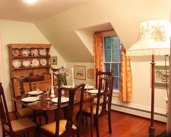 Sensational Elegant Apt. in Historic 1862 Sea Captain's Home. Pets ok! - Rockland - Dining room