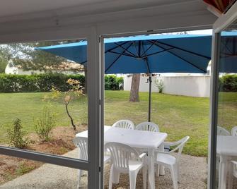 Maison Pour 4 Personnes Avec Piscine, Jacuzzi et Sauna - Dolus-d'Oléron - Patio