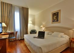 Best Western Hotel Globus City - Forlì - Habitación