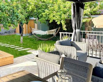 Lovely 3-bedroom villa in Yerevan - Ereván - Patio