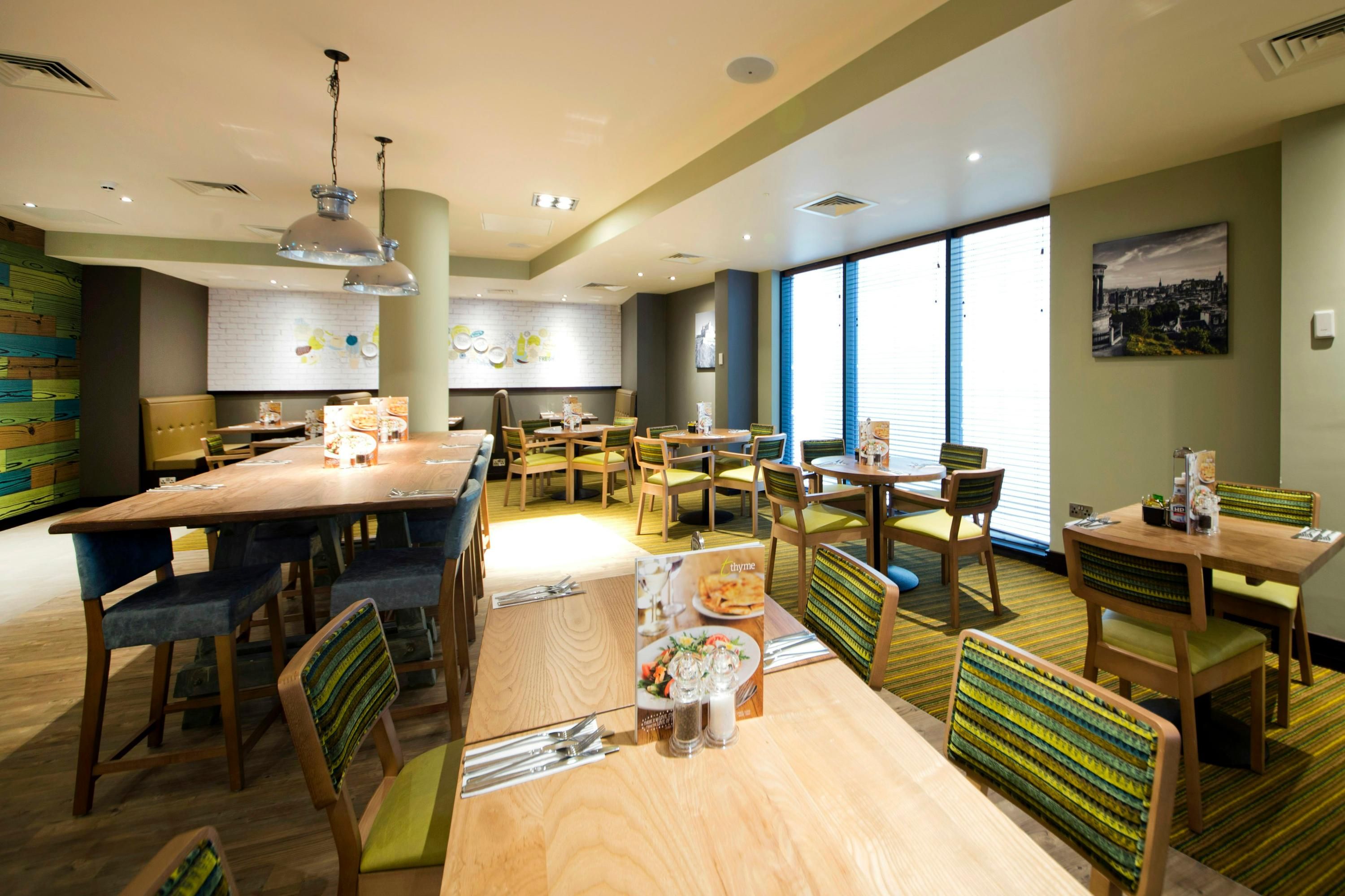 بريميير إن ادينبرج سيسي ي رويال مايل