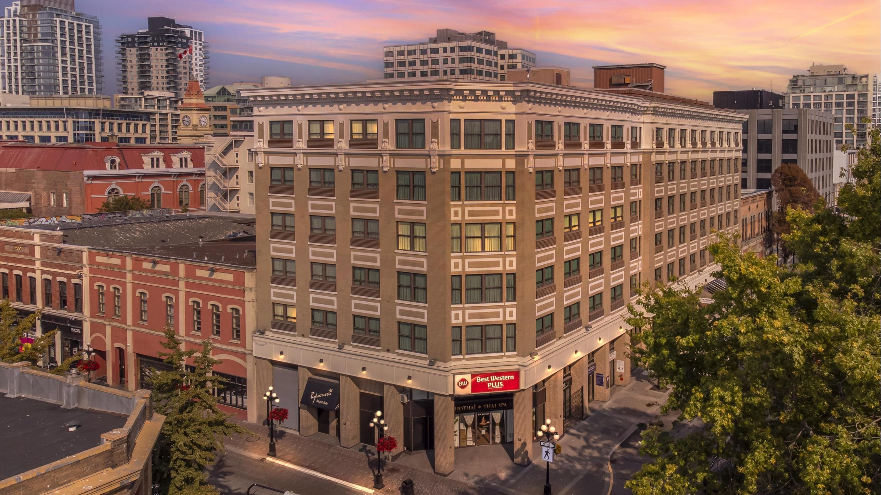 Best Western Plus Carlton Plaza Hotel - ויקטוריה - בניין