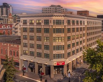 Best Western Plus Carlton Plaza Hotel - ויקטוריה - בניין