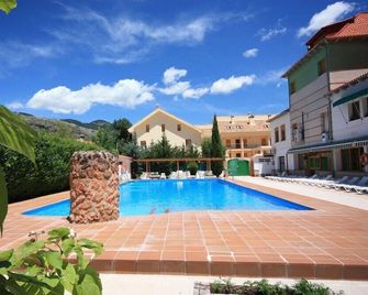 Hotel Rural Montaña de Cazorla - La iruela - Pool
