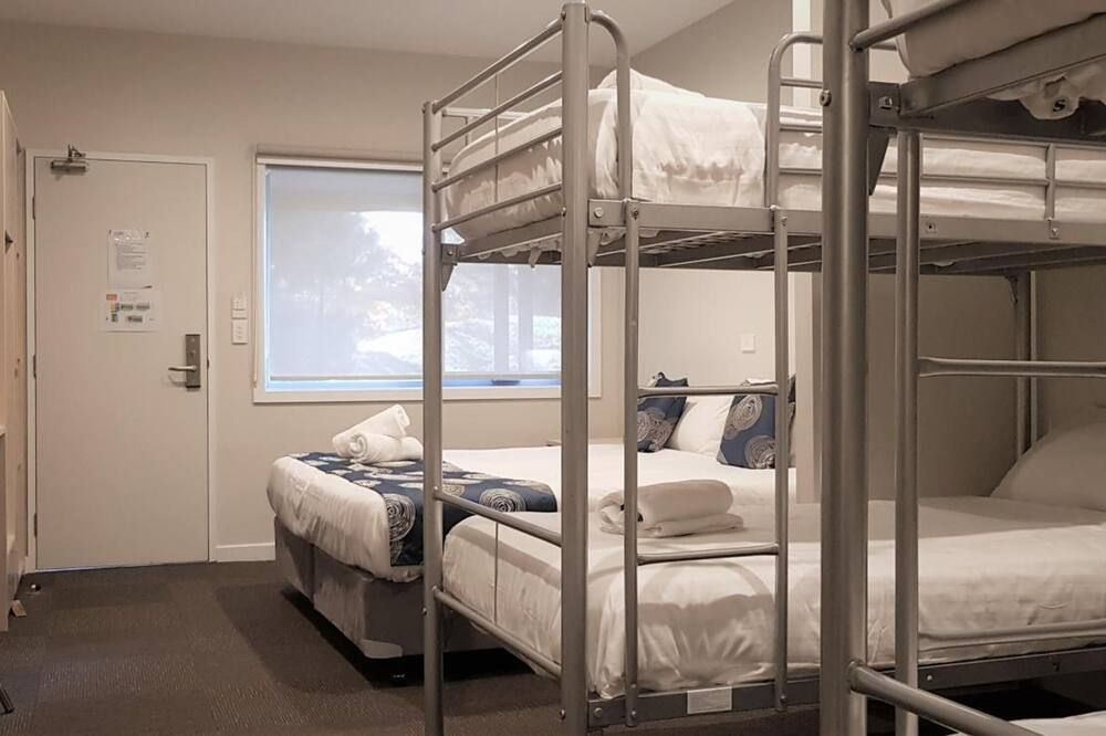 Leumeah Lodge - Canberra - Bedroom