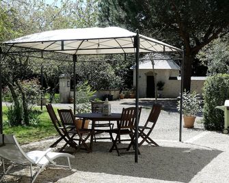 Country Cottage / Gite - Chitenay - شيتونيه - شرفة مرصوفة