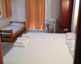 Hotel Akrogiali - Korinós - Bedroom
