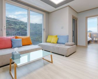 Taean Blueisland Pool villa - Anmyeondo - Living room