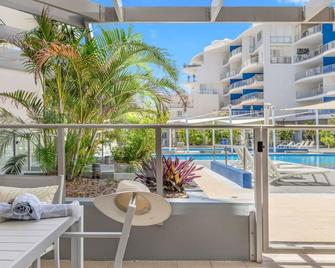 Stunning Poolside Paradise - Amazing Design- 2 Pools-Gym-Parking - Urangan