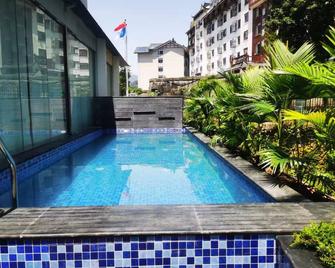 Zhangjiajie Yujie Hotel- Free pick-up and drop-off Service - Zhangjiajie - Pool