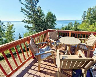 Poplar River Condos - Lutsen - Balcony