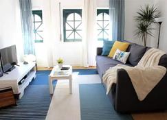 Lovely Apartment in the Center Of Aveiro - Aveiro - Sala de estar