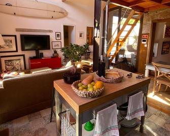 Oporto City Chalé - Porto - Oturma odası