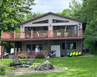 Skipping Rock Retreat on Fully Recreational Lake - Mosinee - Edificio