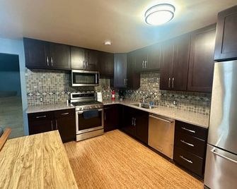 Modern 1 bedroom close to UAA - Anchorage - Cuina