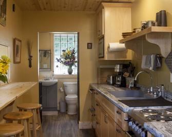 Cottage and Gardens on the Rush River - Ellsworth - Kitchen