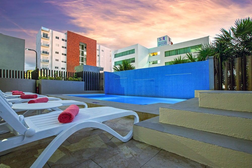 Wyndham Garden Cancun Downtown - Cancún - Piscina