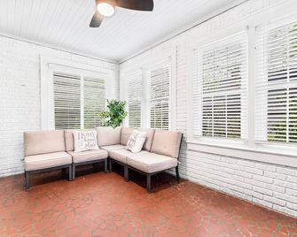 Perfect Albemarle Getaway Steps From Main Street! - Albemarle - Huiskamer