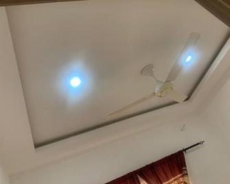 Cozy 3-bedroom bungalow with AC and WiFi in peaceful Jambanjelly - Banjul