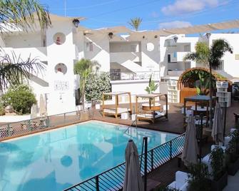 Apartamentos Bora Bora - Adults Only - Sant Josep de sa Talaia - Pool