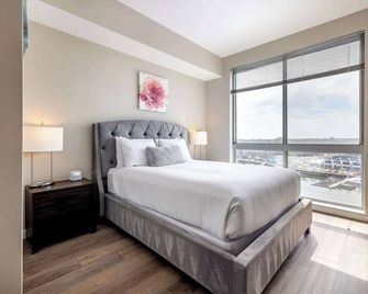 Gorgeous Apt w Harbor Views & Gym - Stamford - Bedroom