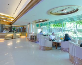 Asia Airport - Bangkok - Lobi