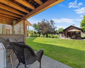 MT Gardner Inn - Winthrop - Terasa