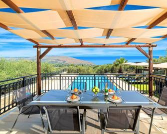 Villa Stelios Private Pool - Georgioupoli - Balcón
