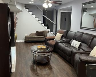 Heated Pool - The White House Grand Atl - Riverdale - Living room