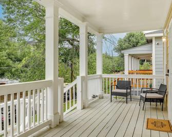 Spacious Atlanta Home about 2 Mi to Downtown! - Atlanta - Balcony