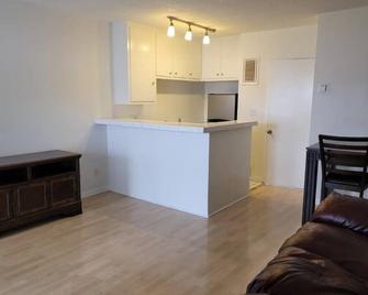 Peaceful Apartment in Beverly Hills - Beverly Hills - Keuken