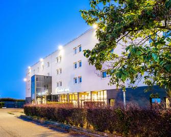 Comfort Hotel Aeroport Lyon St Exupery - Colombier-Saugnieu - Bâtiment