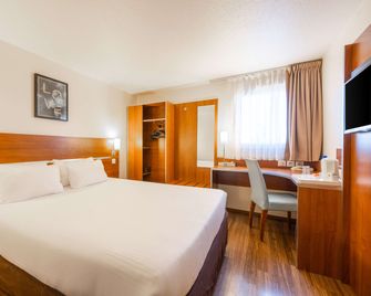 Comfort Hotel Aeroport Lyon St Exupery - Colombier-Saugnieu - Schlafzimmer