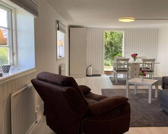 4 person holiday home in Skärhamn-By Traum - Skarhamn - Sala de estar
