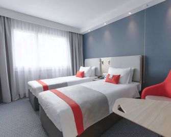 Holiday Inn Express Luzern - Neuenkirch By IHG - Luzern - Schlafzimmer