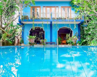 Namora Residence by Ruang Nyaman - Yakarta - Piscina