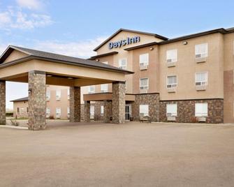 Days Inn by Wyndham Innisfail - Innisfail - Building