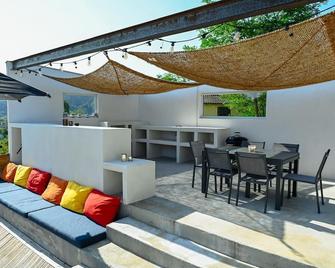 Villa Kevin piscine, pool house et pétanque 6 à 8 personnes - Villefranche-de-Rouergue - Balcon