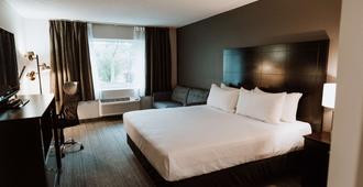 Coast Nisku Inn & Conference Centre - Nisku - Bedroom