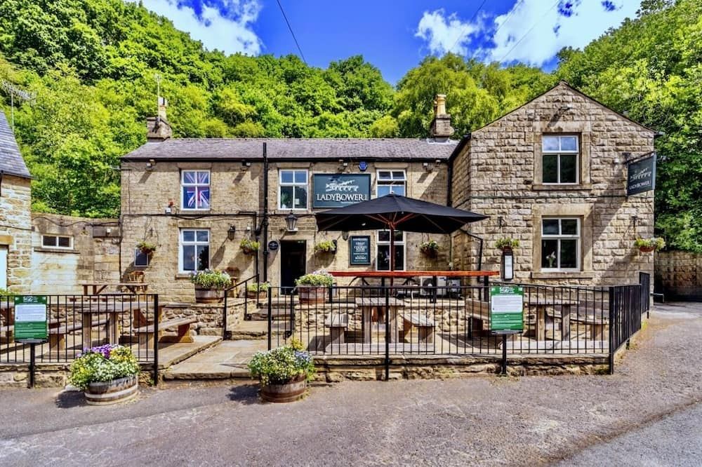 The Ladybower Inn - הופ ואלי - בניין