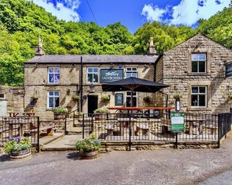 The Ladybower Inn - Hope Valley - Building