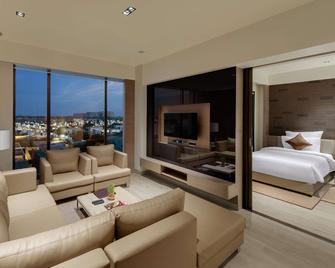 Wyndham Ahmedabad Shela - Ahmedabad - Living room