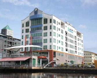 Plaza Sutera Biru Hotel - Kuala Belait - Building