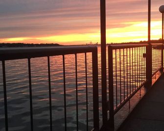 Anchor Motel Niagara Falls - ניאגרה פולס - מרפסת